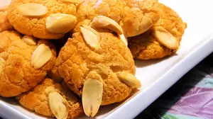 Bethmännchen Cookies are among the great traditional German Christmas cookie recipes. Made with Marzipan, these are favourites that have a very interesting history. 