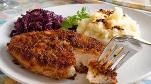 Breaded pork chops are among the tastiest and quickest meals you can make. My favorite is a simple one, one that always turns out juicy and delicious! Perfect for tonight!