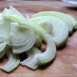 This recipe for onion soup is a lesson on how the German settlers in Quebec turned the French Onion Soup into their own tradition. 