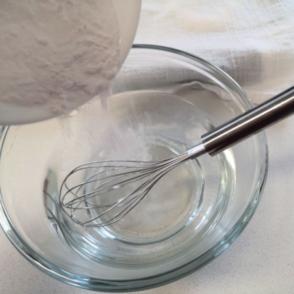 Make baked baking soda bath Make baked baking soda bath