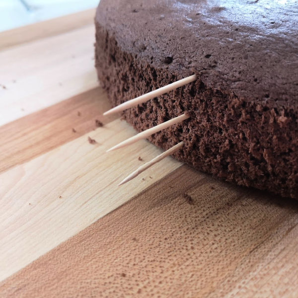 Use wooden toothpicks to help align the layers later Use wooden toothpicks to help align the layers later