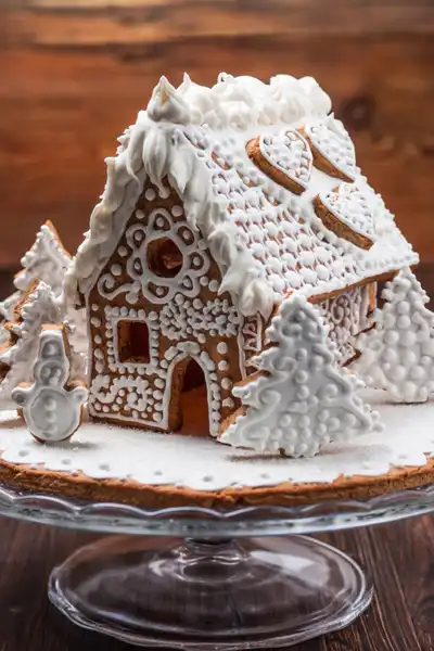 German Gingerbread House Idea #12