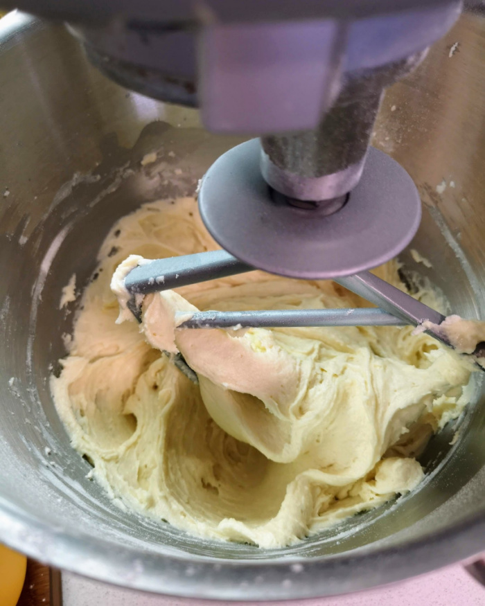 Mix batter for Streusel Cake Mix batter for Streusel Cake