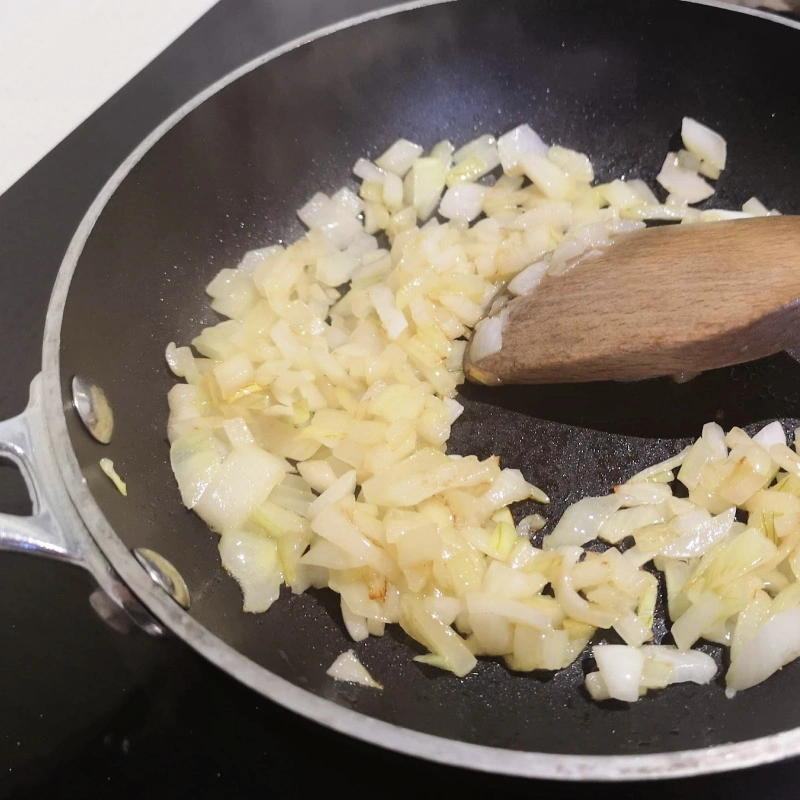 saute onions for Maultaschen saute onions for Maultaschen