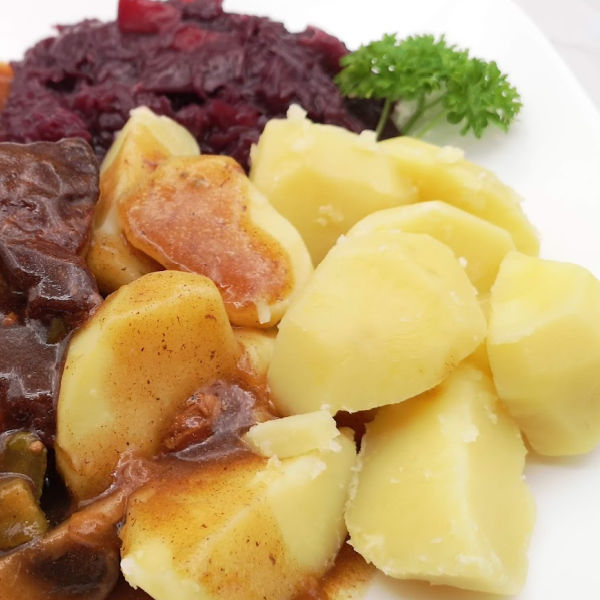 Oma's Salzkartoffeln, aka boiled potatoes