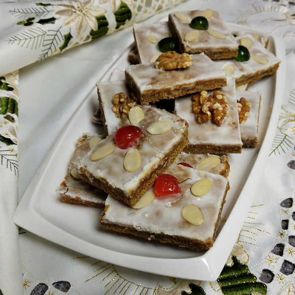 Ready to serve German Lebkuchen bars