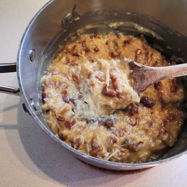 Coconut pecan frosting filling ready to use