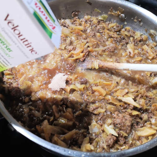 Thicken sauce with either Veloutine or cornstarch and soon your lazy cabbage roll casserole is ready to enjoy. Thicken sauce with either Veloutine or cornstarch and soon your lazy cabbage roll casserole is ready to enjoy.