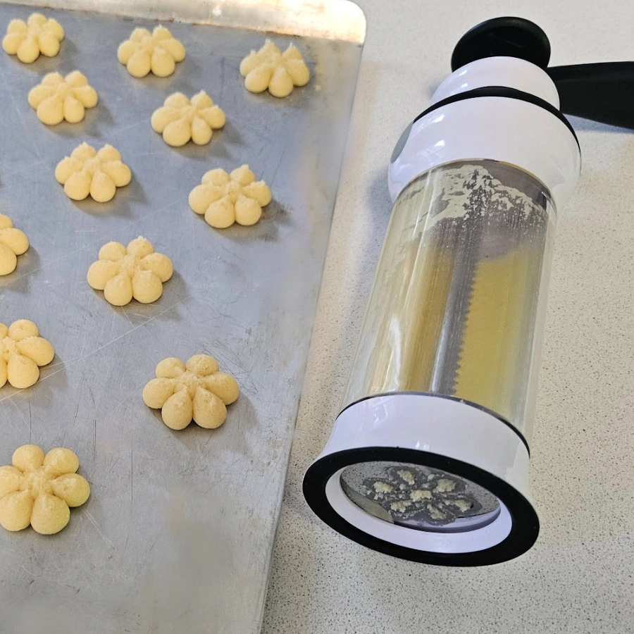 Oxo Spritz Cookie Press and cookies