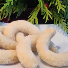 Vanilla Crescent Cookies (Vanillekipferl)