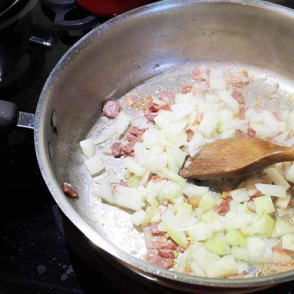 First, fry the bacon and onions to make Oma's Kale and Potato Recipe ~ Grünkohl mit Kartoffeln, made the easy way, all in one pot. Similar to Grünkohl mit Pinkel! First, fry the bacon and onions to make Oma's Kale and Potato Recipe ~ Grünkohl mit Kartoffeln, made the easy way, all in one pot. Similar to Grünkohl mit Pinkel!