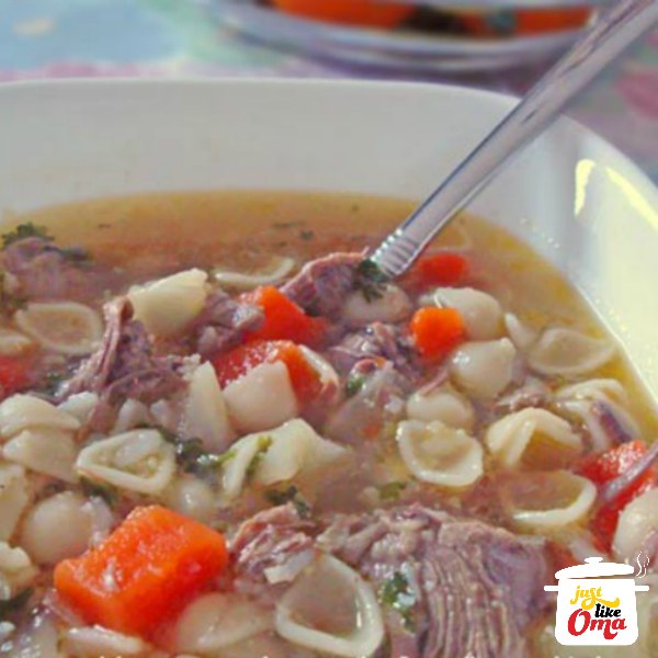 ❤️ Beef noodle (or pasta) soup is an all-time favorite among kids and adults alike. https://www.quick-german-recipes.com/beef-noodle-soup.html #beefnoodlesoup #justlikeoma #germanrecipe