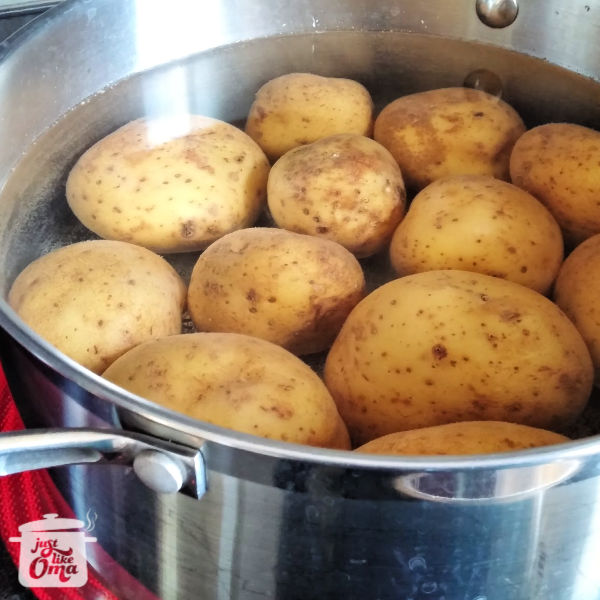 https://www.quick-german-recipes.com/images/boiling-potatoes-600.jpg