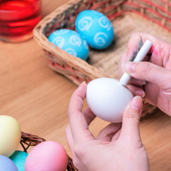Have the kids make their own Ukrainian Pysanky Easter Eggs using homemade natural dyes. Have the kids make their own Ukrainian Pysanky Easter Eggs using homemade natural dyes.