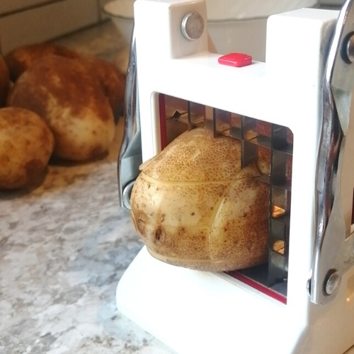 Get your potato prep done in a flash. Use the handle to push the potato through the blades. That's it! Get your potato prep done in a flash. Use the handle to push the potato through the blades. That's it!