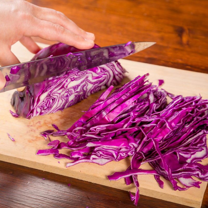 Cutting red cabbage
