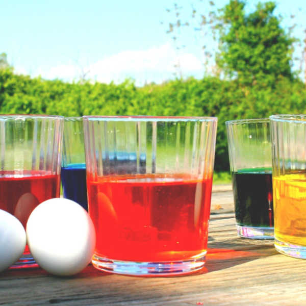 Make natural dyes for your Easter eggs using simple household ingredients such as coffee, cabbage, onions, and tea. Make natural dyes for your Easter eggs using simple household ingredients such as coffee, cabbage, onions, and tea.