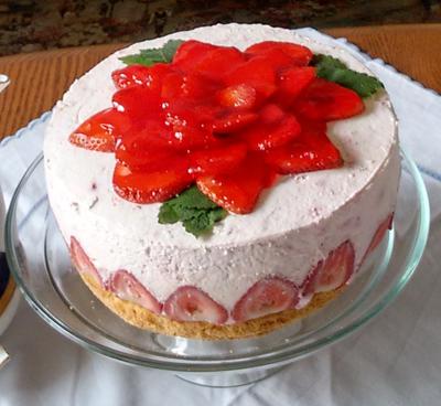 Strawberry Yogurt Cream Torte