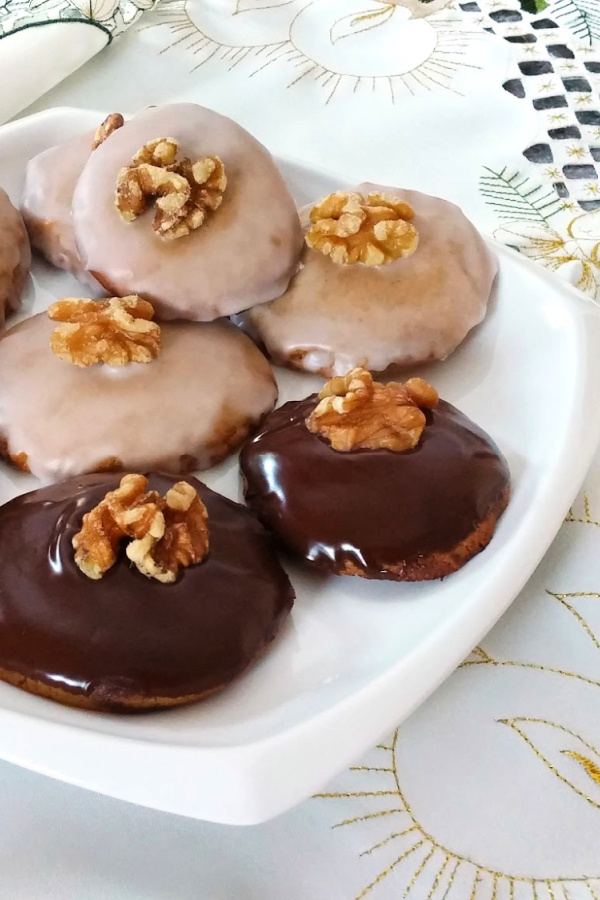German gingerbread cookies - Lebkuchen kekse. German Gingerbread Cookies