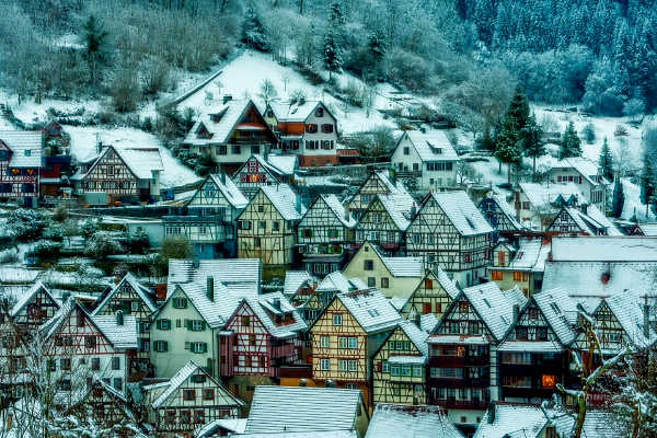 Here's a glimpse of the "cookie-cutter" homes lining the streets, covered in the shimmering snow Here's a glimpse of the "cookie-cutter" homes lining the streets, covered in the shimmering snow