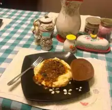 Haschee (Hackfleischsosse mit Kartoffel-Karottenbrei)