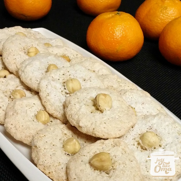 Hazelnut Cookies – German Hazelnut Macaroons: Oma&amp;#39;s Haselnussmakronen.