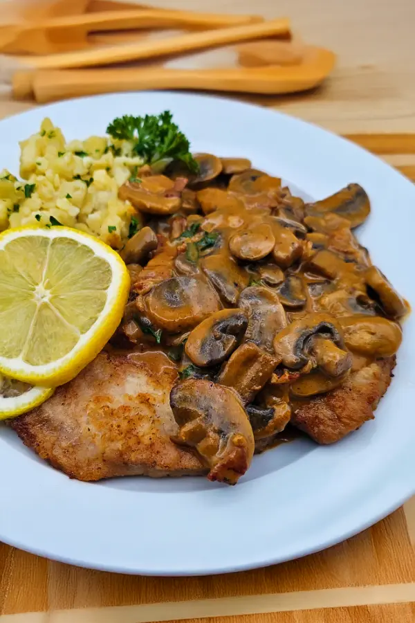 Jagerschnitzel with mushrooms