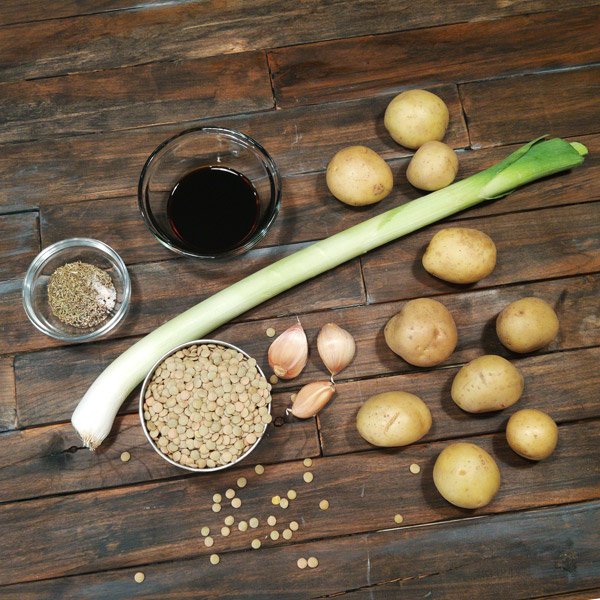 All the ingredients needed for the leek and lentil stew