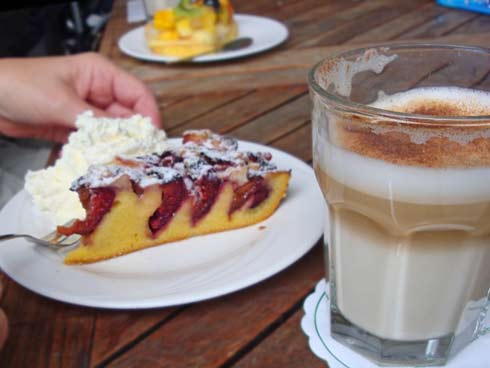 plum cake with cappuccino