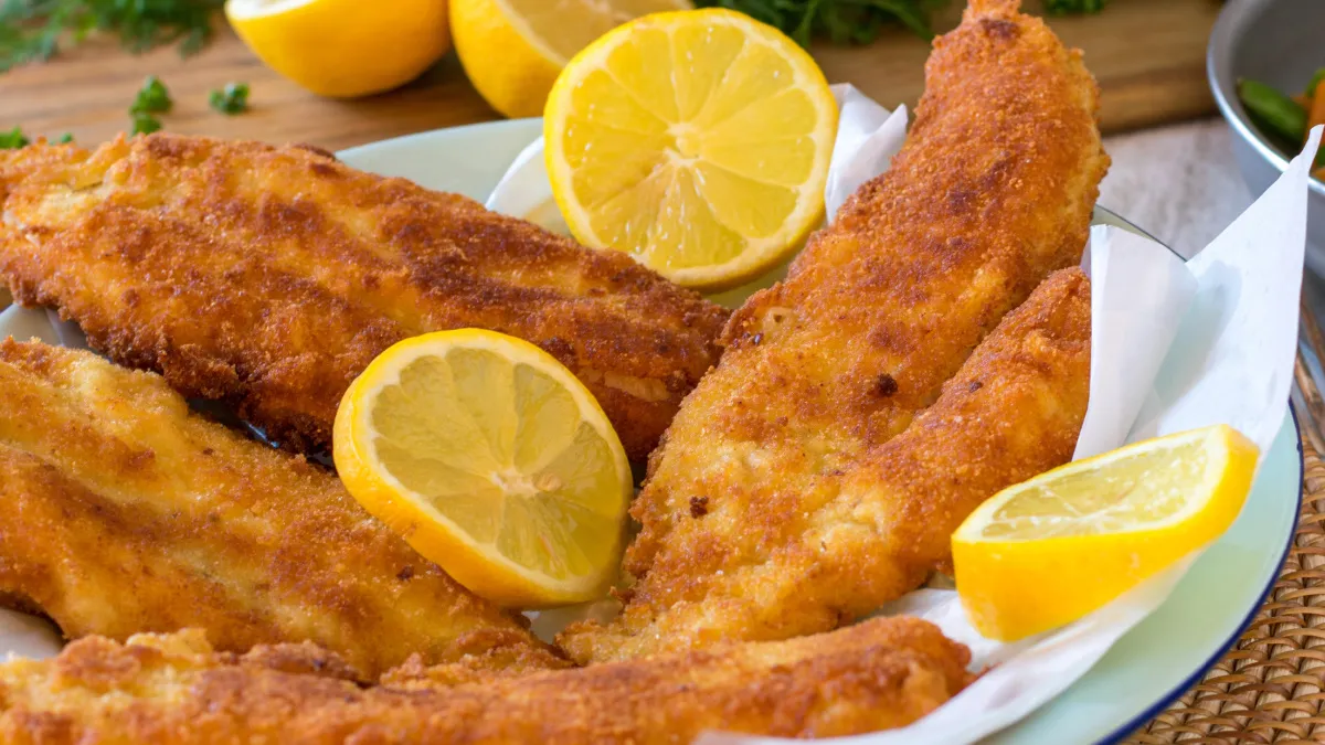 fried fish with lemon slices