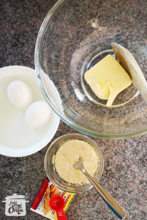 Ready to start baking with yeast, but the eggs are cold? Warm them up first! Ready to start baking with yeast, but the eggs are cold? Warm them up first!