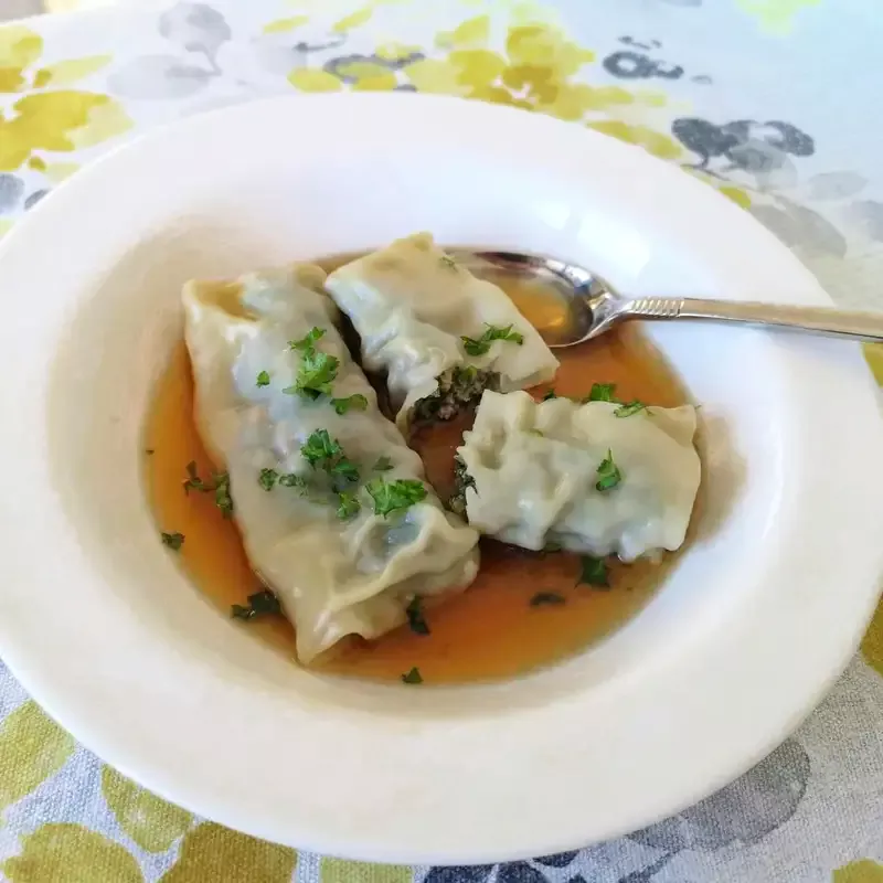 bowl of Maultaschen soup