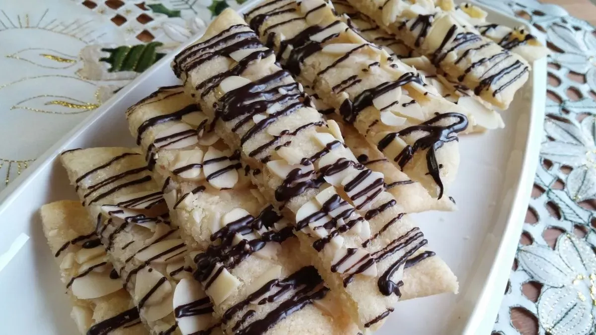 Oma's famous almond bars