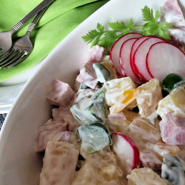 Here's a German Confetti Potato Salad that you'll LOVE! So colorful and refreshing!