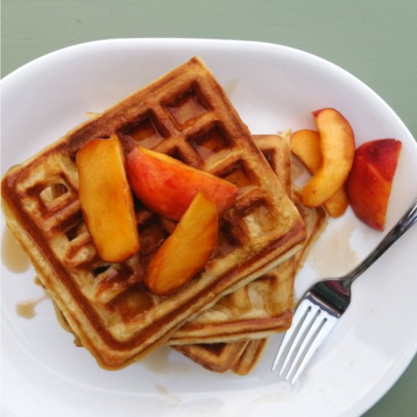 Easy Waffles with peaches