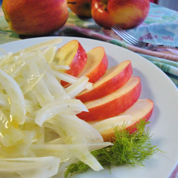 Mutti's Fennel salad served with apple slices. What a refreshing treat!