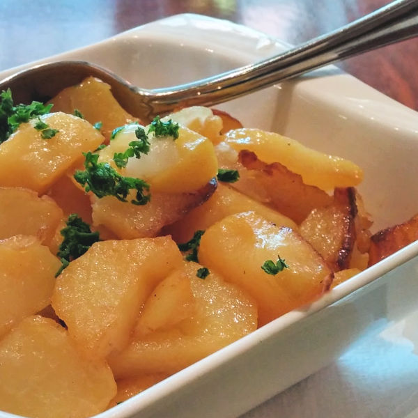 Bratkartoffeln ... traditional German fried potatoes ... perfect for leftover meat or some fresh ham! YUM