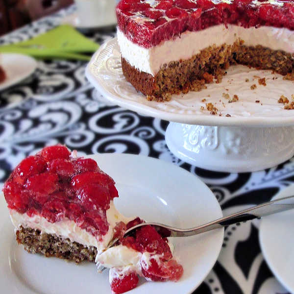 Easy Raspberry Torte Without Flour ~ Einfache Himbeertorte