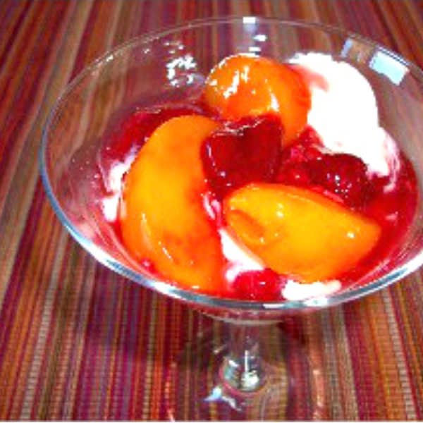 Heiss und Eis: a traditional German dessert made with a hot fruit sauce (Heiss) and ice cream (Eis)