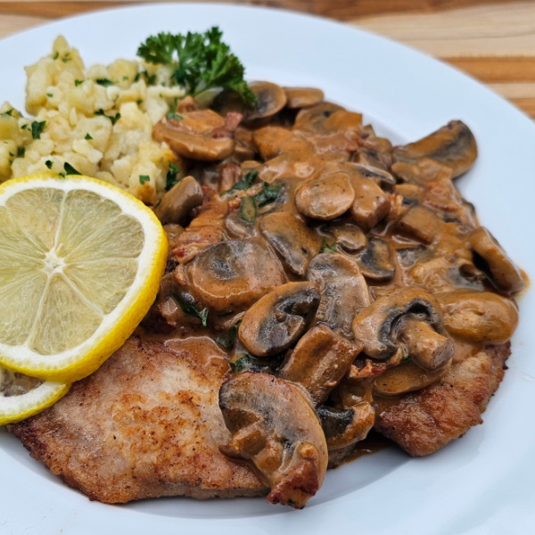 Jägerschnitzel with mushroom sauce and spätzle